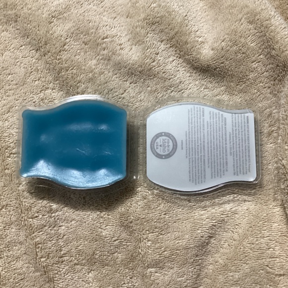 Blue Grotto Scentsy Wax Bar Melt - Picture 3 of 3